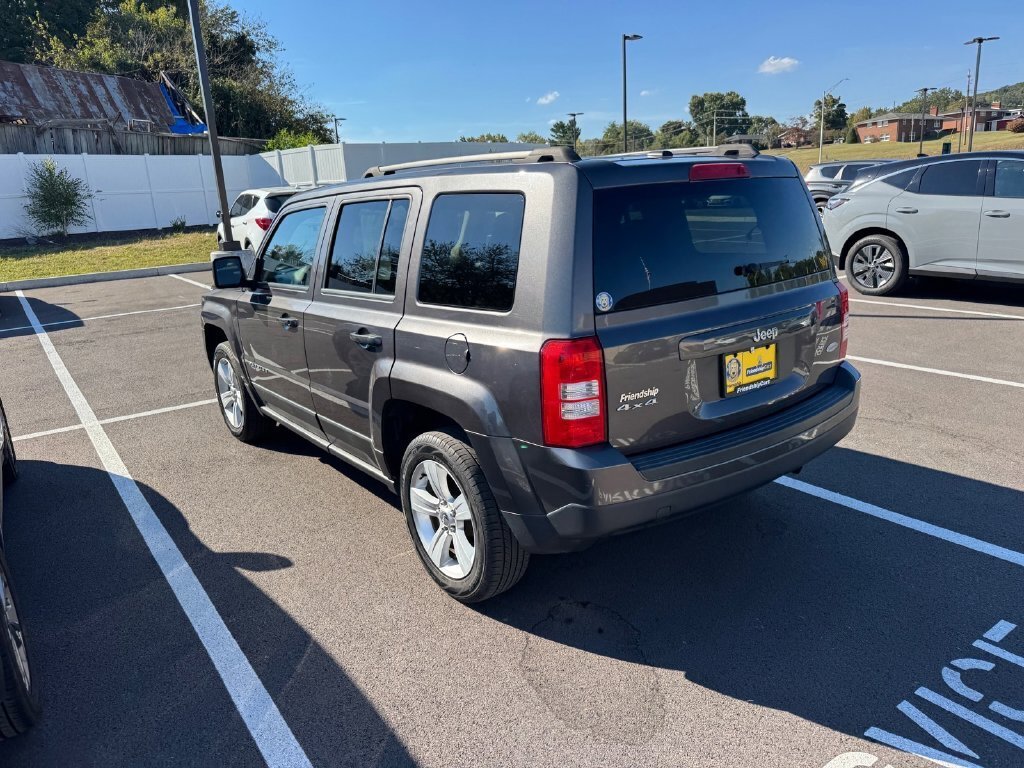 Used 2016 Jeep Patriot Latitude w/ Sun/Sound Group AWD/4WD image 21