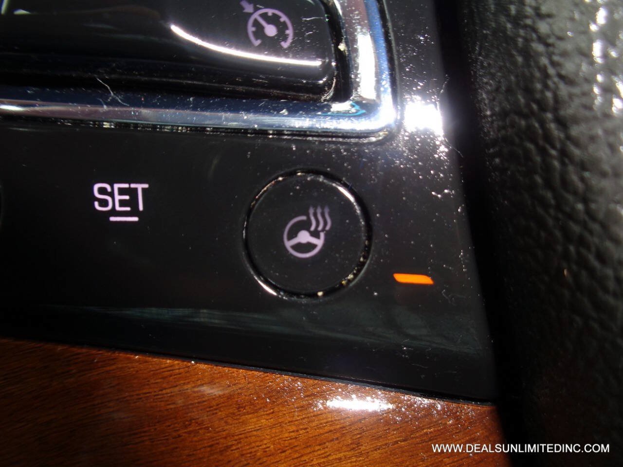 Used 2019 Cadillac Escalade ESV 4WD image 17