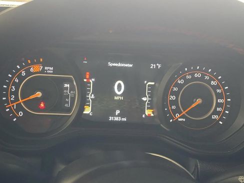 Used 2024 Jeep Wrangler Unlimited Rubicon AWD/4WD image 12