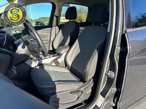 Used 2016 Ford C-MAX SE image 12