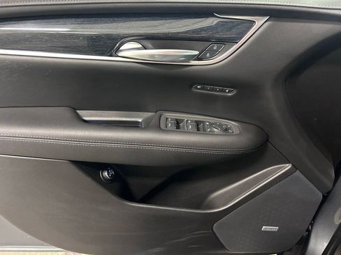 Used 2022 Cadillac XT5 Premium Luxury w/ LPO, Floor Liner Package FWD image 4