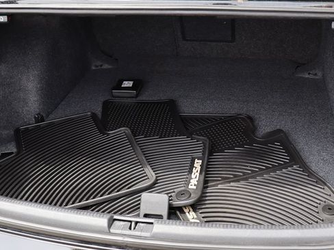 Used 2015 Volkswagen Passat TDI SEL Premium FWD image 24