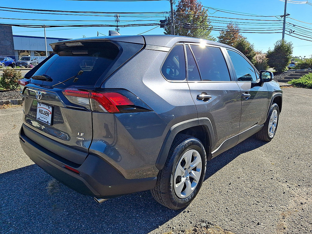 Used 2025 Toyota RAV4 LE AWD/4WD image 31