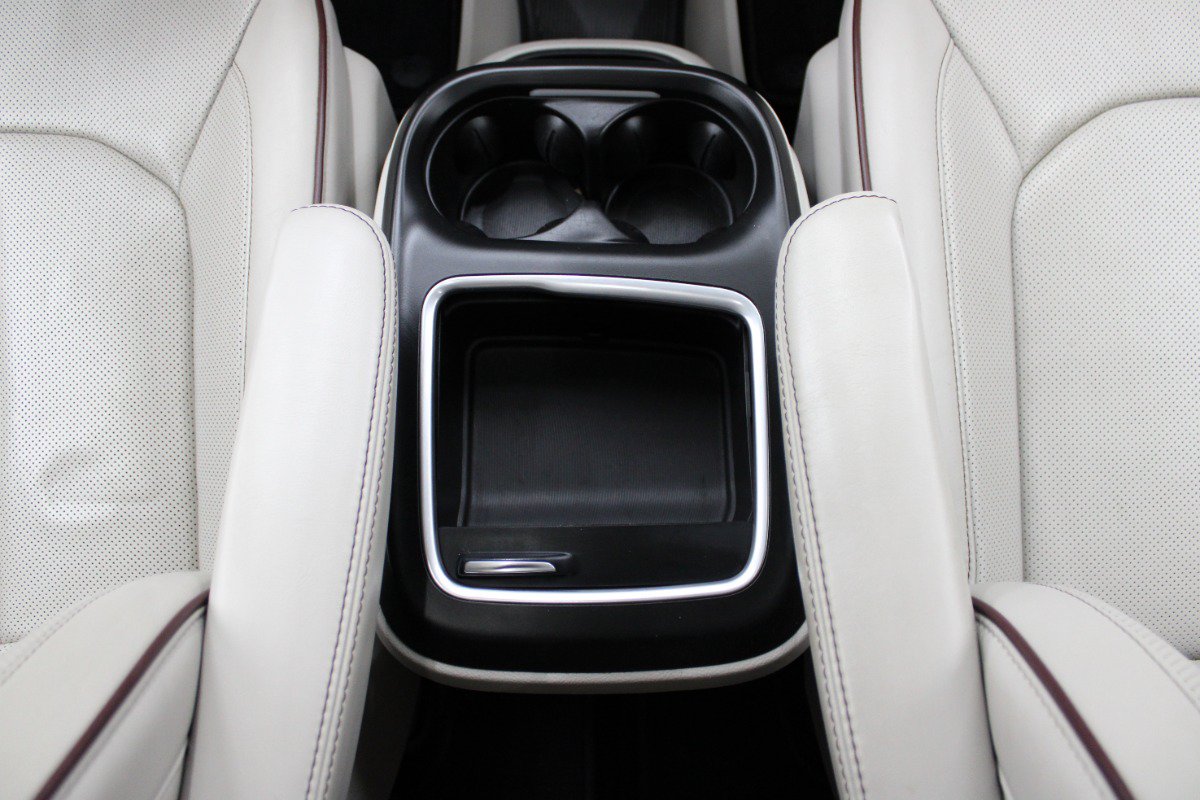 Used 2020 Chrysler Pacifica Limited FWD image 38