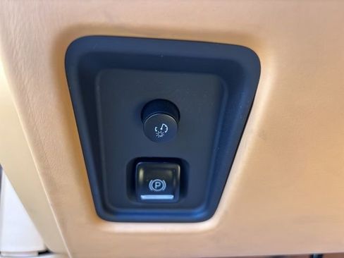 Used 2022 Chevrolet Corvette Stingray Premium Cpe w/ Z51 Performance Package image 35