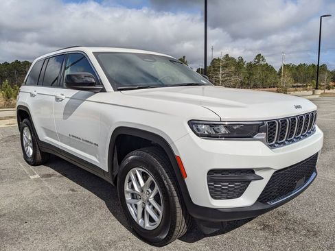 New 2026 Jeep Grand Cherokee Laredo w/ Trailer Tow Package RWD image 16