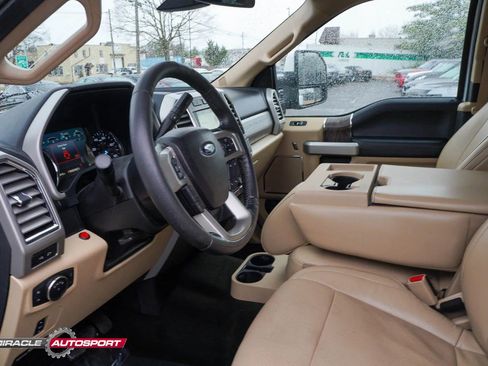 Used 2017 Ford F350 Lariat w/ Tow Technology Bundle image 21