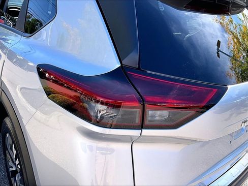 Certified 2023 Nissan Rogue SV w/ SV Premium B Package AWD/4WD image 33