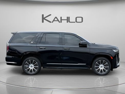 Used 2023 Cadillac Escalade Premium Luxury AWD/4WD image 5
