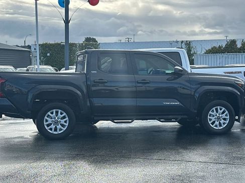 Used 2024 Toyota Tacoma SR5 AWD/4WD image 2