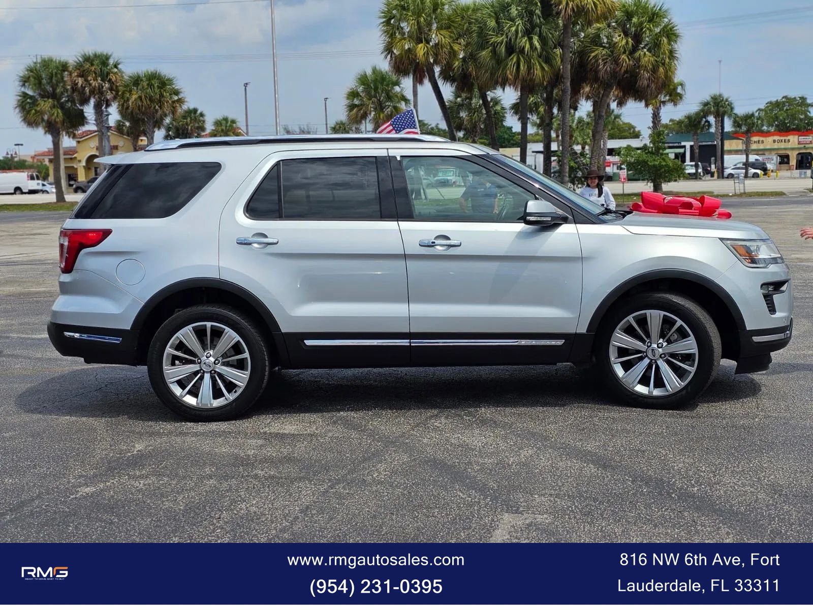 Used 2019 Ford Explorer Limited w/ Ford Safe & Smart Package AWD/4WD image 4