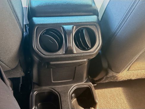 Used 2018 Jeep Wrangler Sport AWD/4WD image 23