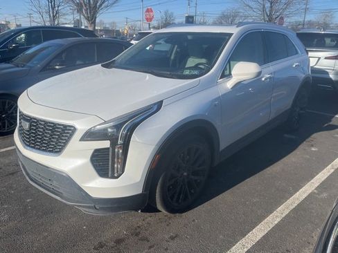 Used 2022 Cadillac XT4 Luxury w/ Cold Weather Package image 1