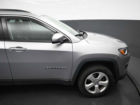 Used 2018 Jeep Compass Latitude w/ Popular Equipment Group AWD/4WD image 11