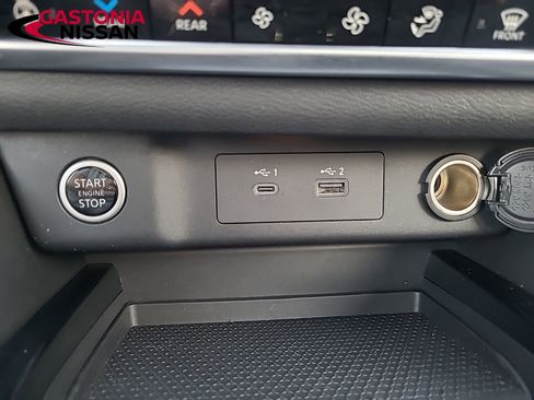 Used 2021 Nissan Rogue SL w/ Premium Package image 44