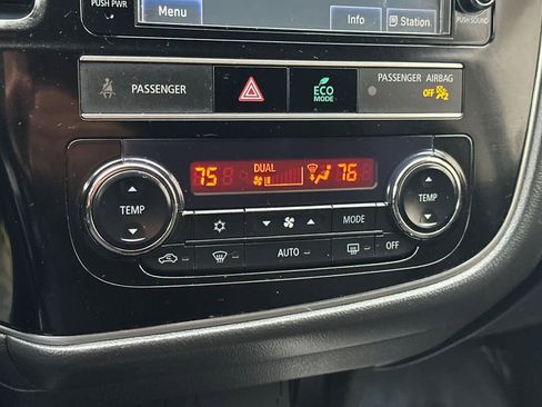 Used 2019 Mitsubishi Outlander ES image 23