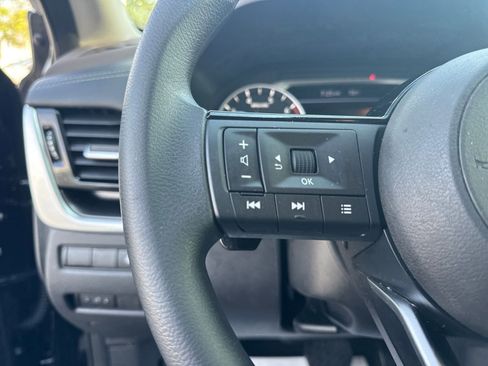 Certified 2022 Nissan Rogue SV image 14