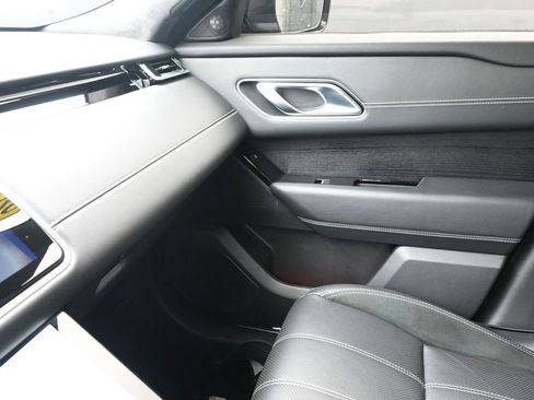 Used 2020 Land Rover Range Rover Velar R-Dynamic S image 19