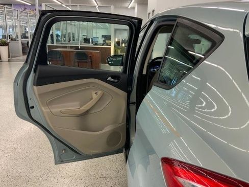 Used 2013 Ford C-MAX SE FWD image 28