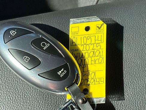 Certified 2025 Hyundai Elantra Sport image 30