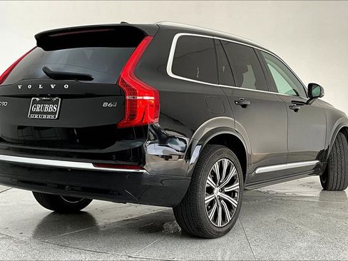Used 2023 Volvo XC90 B6 Plus image 2