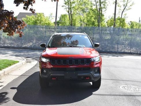 Used 2025 Jeep Compass Trailhawk AWD/4WD image 3