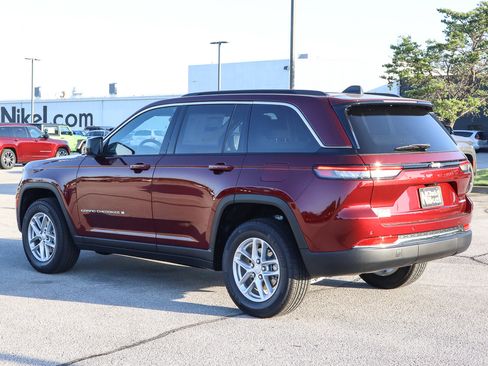New 2025 Jeep Grand Cherokee Laredo X w/ Luxury Tech Group I image 7