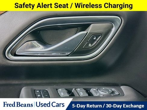 Used 2023 Chevrolet Suburban High Country image 20