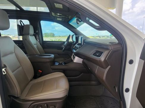 Used 2022 GMC Yukon XL SLT w/ SLT Premium Package image 27