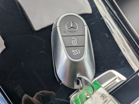 Used 2025 Mercedes-Benz GLC 300 4MATIC image 15