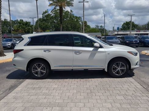 Used 2018 INFINITI QX60 FWD w/ Premium Plus Package image 3