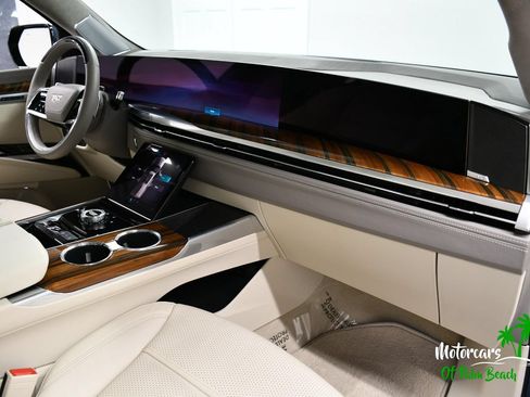 Used 2025 Cadillac Escalade Sport Platinum AWD/4WD image 76