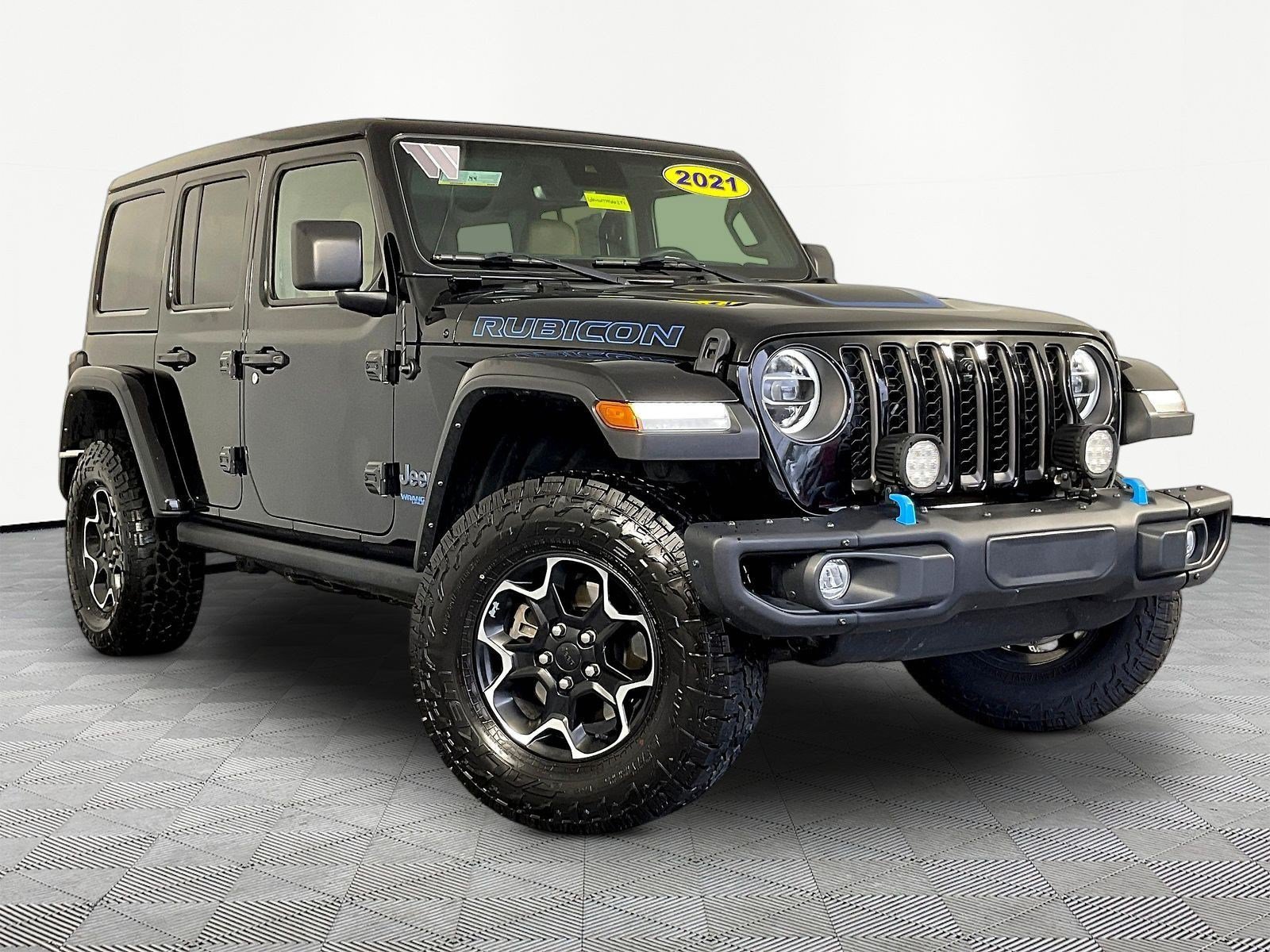 Used 2021 Jeep Wrangler Unlimited Rubicon 4xe w/ Steel Bumper Group AWD/4WD image 3