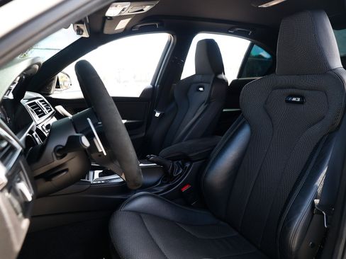 Used 2018 BMW M3 RWD image 10