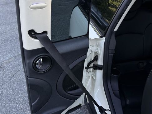 Used 2014 MINI Cooper Clubman FWD image 36