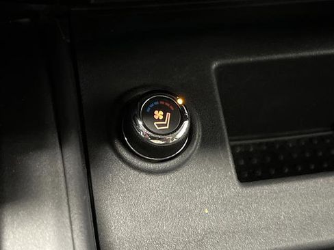 Used 2017 Nissan Titan Platinum Reserve AWD/4WD image 8