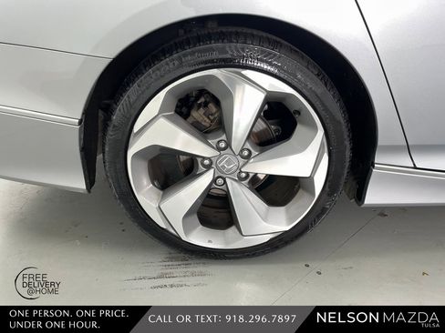 Used 2019 Honda Accord Touring image 13