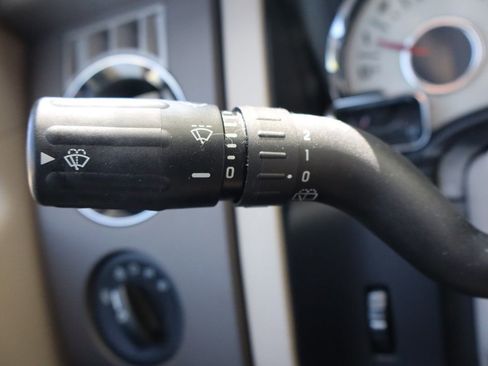 Used 2014 Ford Expedition XLT image 33