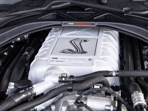 Used 2020 Ford Mustang Shelby GT500 w/ Carbon Fiber Track Pack image 31