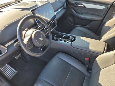 Used 2023 VinFast VF 8 Plus AWD/4WD image 9