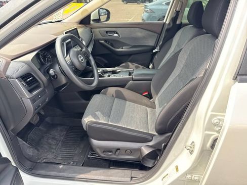 Certified 2023 Nissan Rogue SV FWD image 10