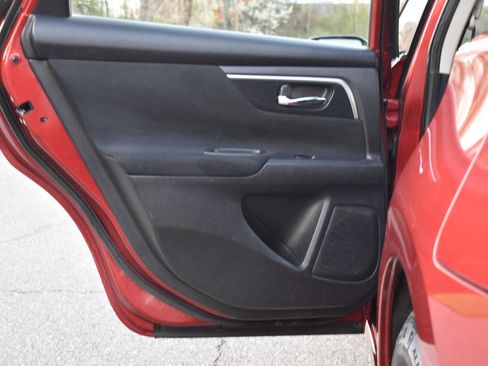 Used 2014 Nissan Altima 2.5 S w/ Sport Value Package image 11