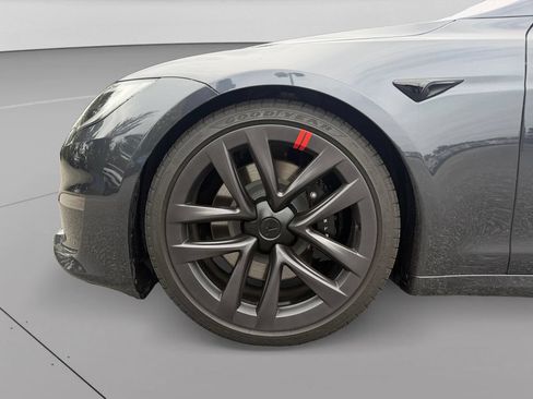Used 2025 Tesla Model S AWD/4WD image 32