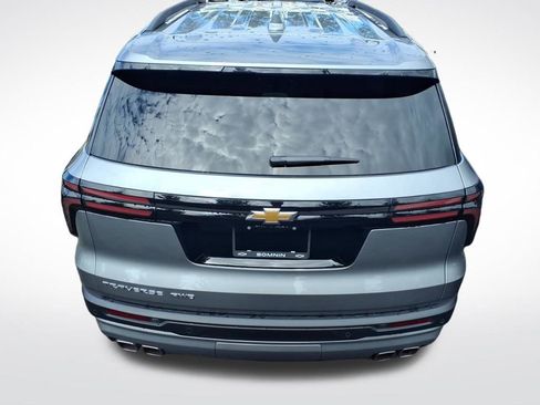 Used 2025 Chevrolet Traverse LT w/ Driver Confidence Package image 4