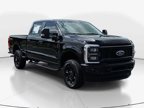 Used 2024 Ford F250 XL w/ STX Appearance Package AWD/4WD image 3