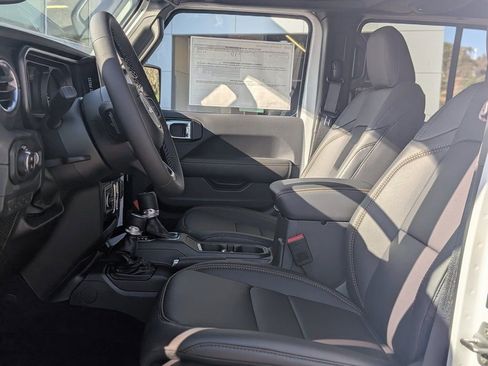 New 2026 Jeep Gladiator Mojave AWD/4WD image 10