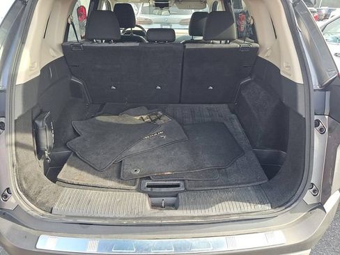Used 2023 Nissan Rogue SV FWD image 2