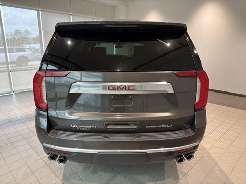 Used 2021 GMC Yukon Denali w/ Advanced Technology Package image 4