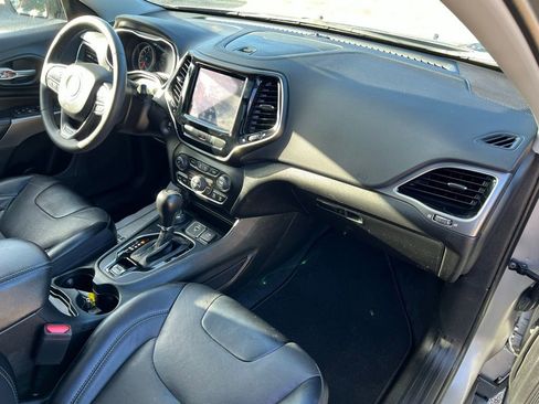 Used 2022 Jeep Cherokee Limited image 9