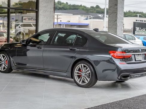 Used 2019 BMW 740i w/ M Sport Package RWD image 7